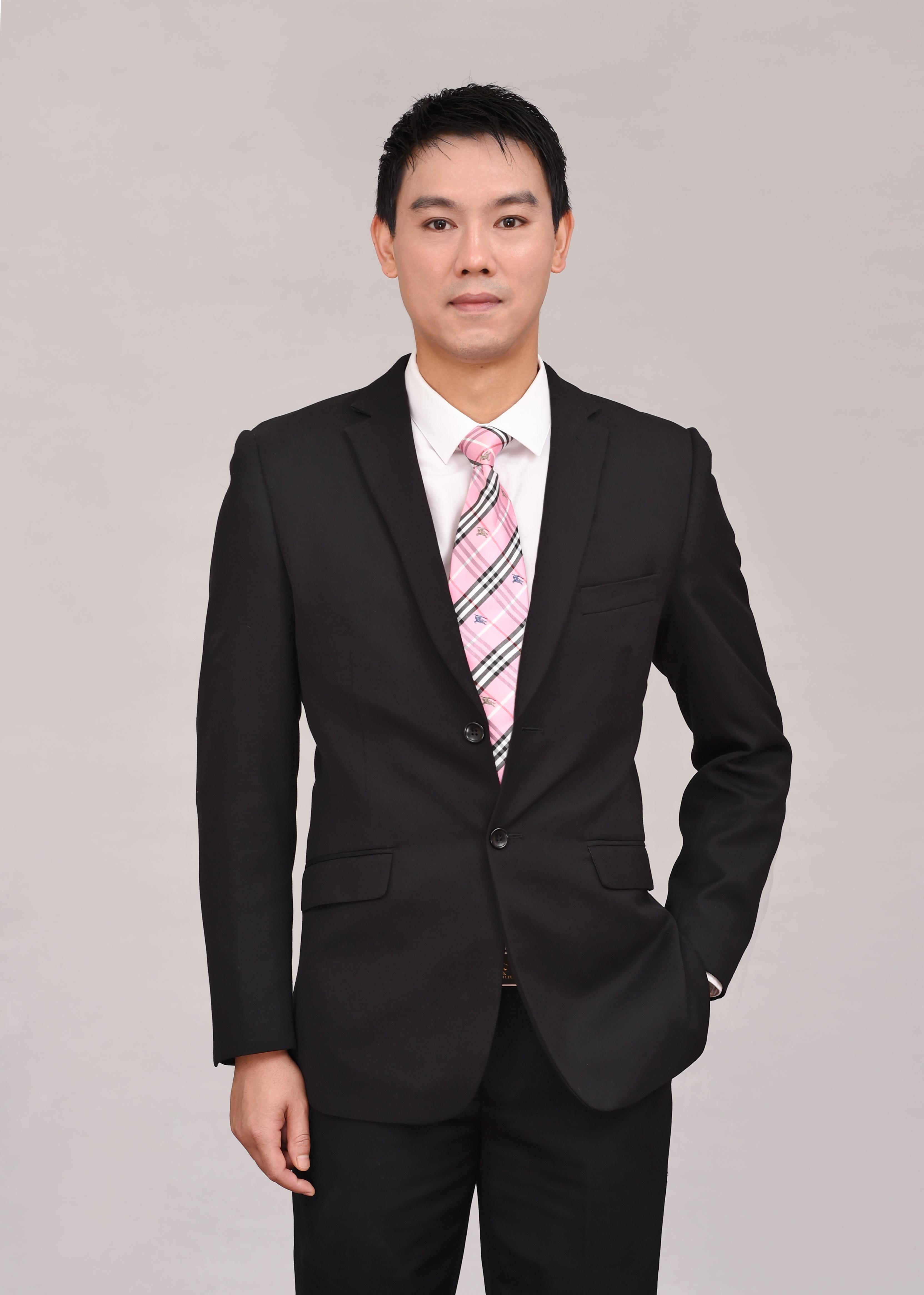 郑春 创始人 & 执行董事